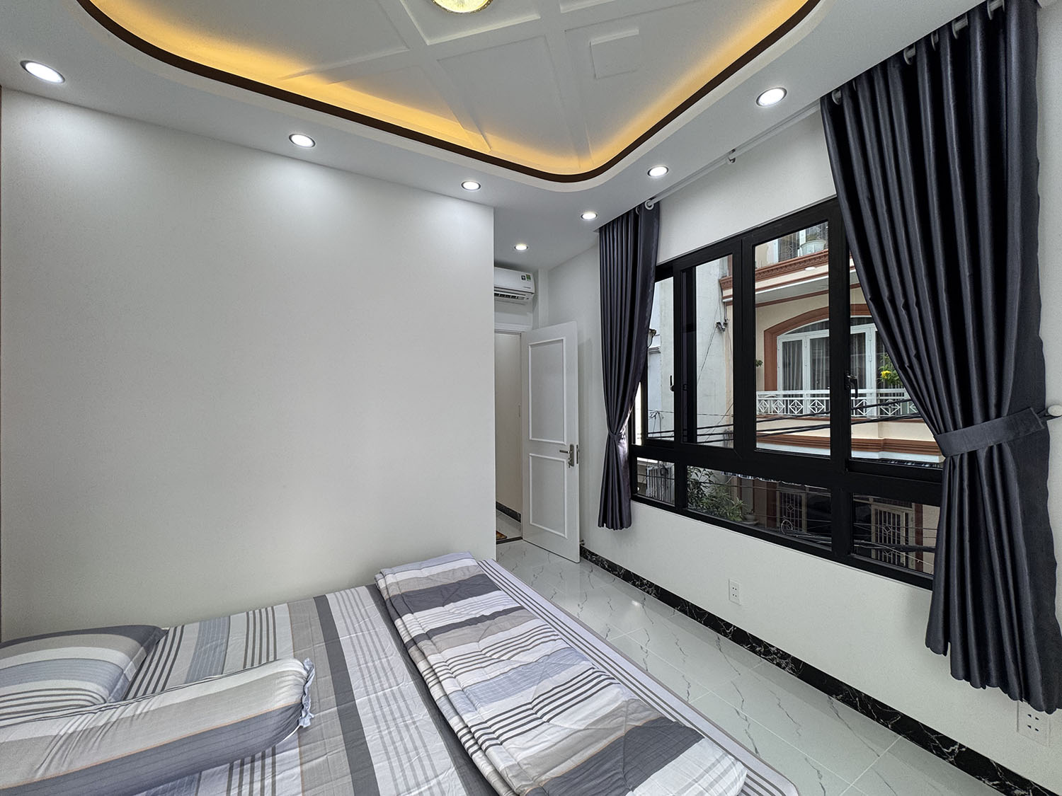 Tuyệt phẩm 3lầu full nội thất cao cấp (xây ở) hẻm ôtô 7 chỗ đổ trong nhà khu VIP Nguyễn Thượng Hiền